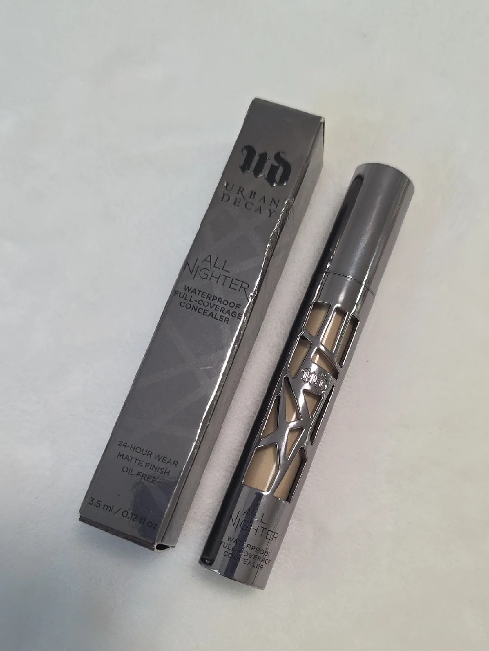 NIB Urban Decay All Nighter Waterproof Full Coverage Concealer in Light Warm